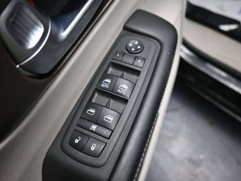 Used 2023 Chrysler Voyager LX FWD image 29