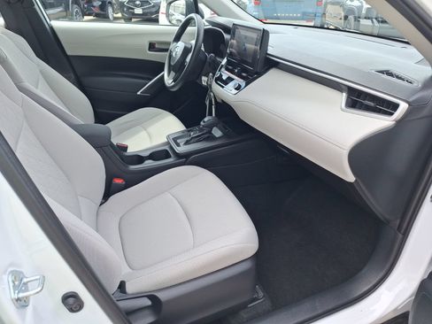 Used 2026 Toyota Corolla Cross L FWD image 31