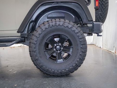 Used 2018 Jeep Wrangler Unlimited Sport S image 9