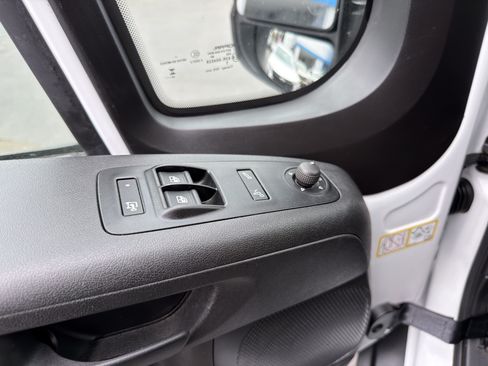 Used 2025 RAM ProMaster 2500 w/ Convenience Group FWD image 22