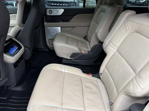 Certified 2023 Lincoln Navigator Reserve AWD/4WD image 18