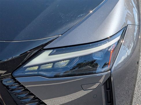 Used 2023 Lexus RZ 450e Premium image 18