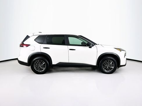 Used 2024 Nissan Rogue S FWD image 10