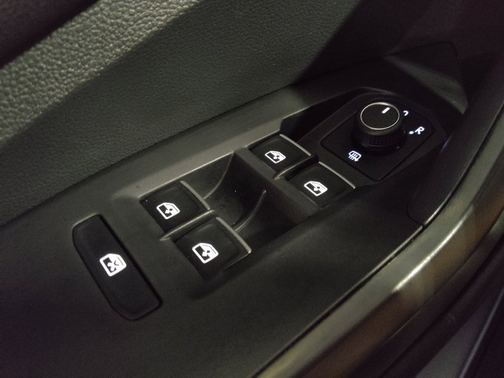 Used 2023 Volkswagen Jetta SE w/ Panoramic Sunroof Package FWD image 27