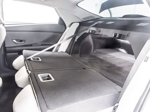 Used 2025 Hyundai Elantra Limited image 35