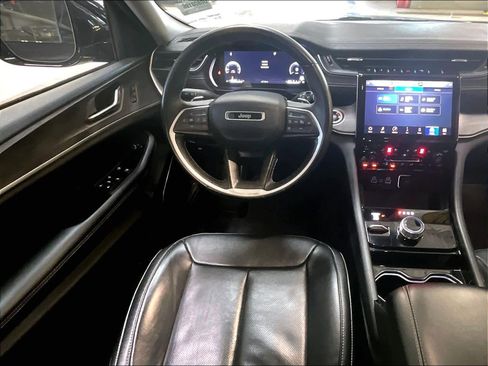 Used 2022 Jeep Grand Cherokee L Limited w/ Luxury Tech Group II image 18