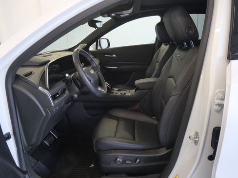 Used 2024 Cadillac XT4 Sport w/ Technology Package image 19