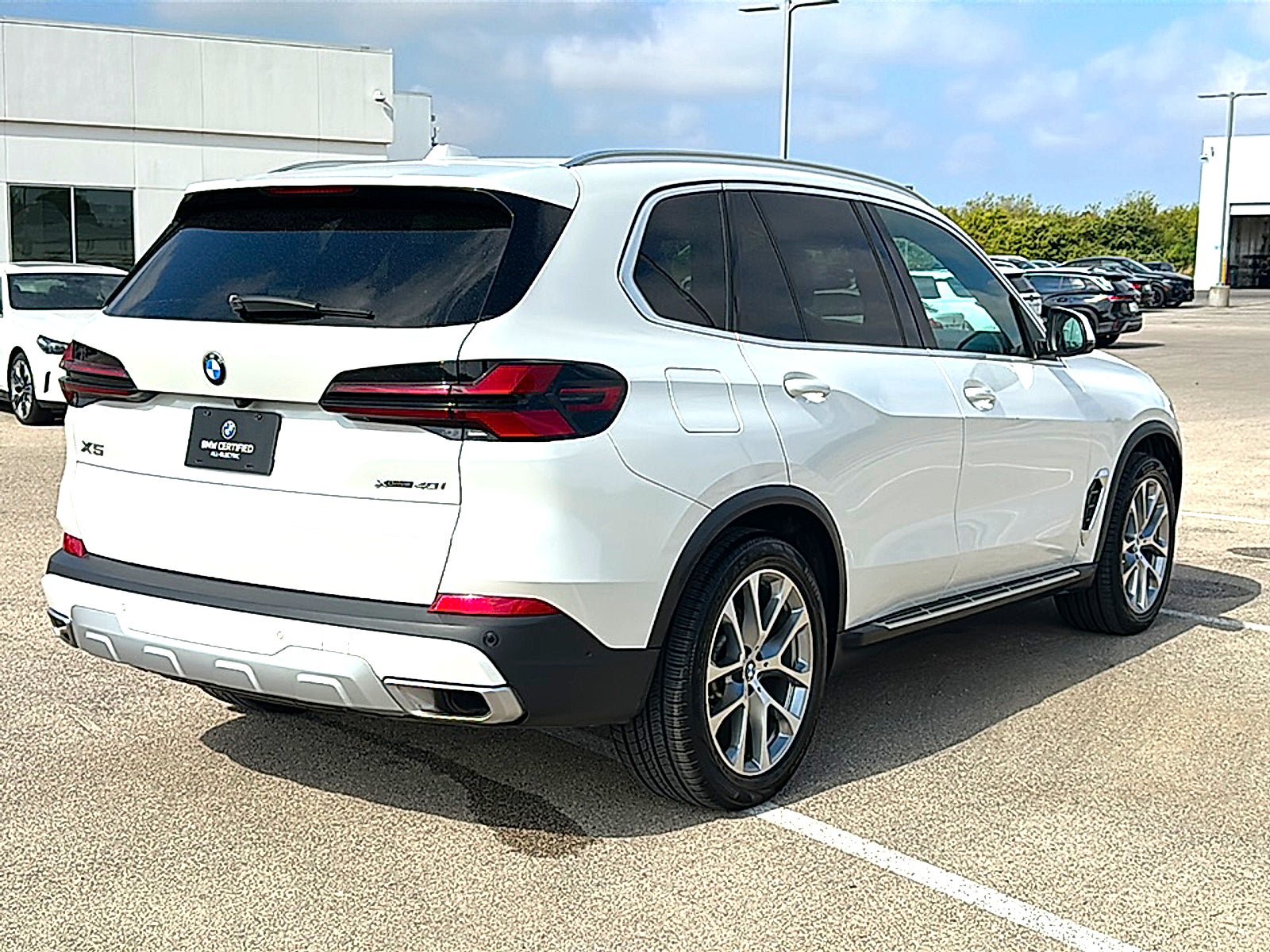 Used 2024 BMW X5 xDrive40i w/ Premium Package AWD/4WD image 8
