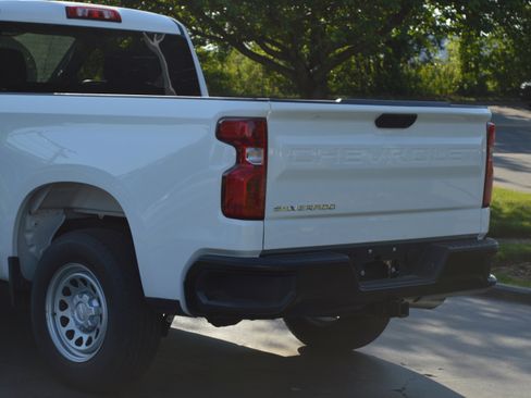 Used 2025 Chevrolet Silverado 1500 W/T w/ WT Value Package RWD image 3