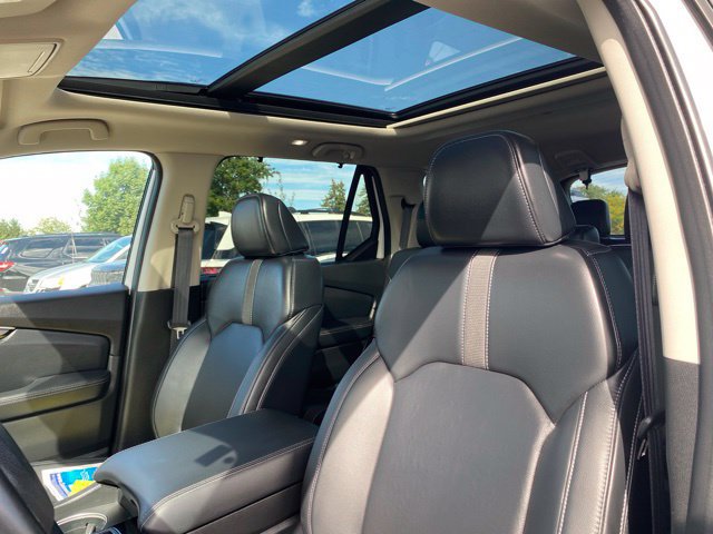 Used 2023 Honda Pilot Touring image 15