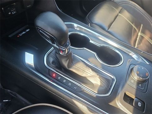 Certified 2023 Chevrolet Traverse Premier image 16