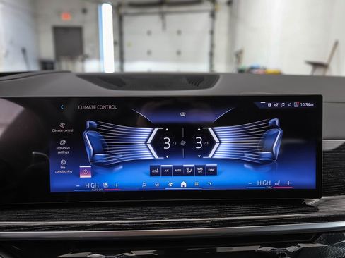 New 2026 BMW X5 xDrive40i w/ Executive Package image 18