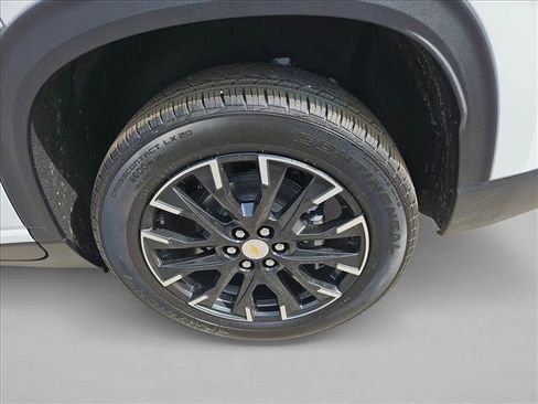 New 2026 Chevrolet Traverse LT w/ Sun and Wheel Package FWD image 10