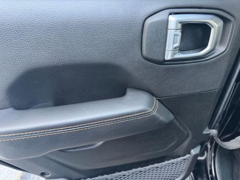 Used 2023 Jeep Wrangler Unlimited Sahara image 18