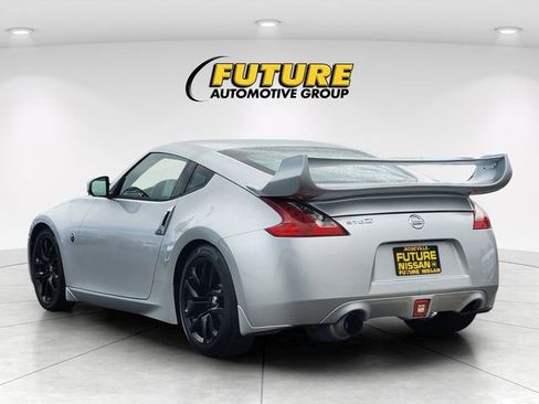 Used 2013 Nissan 370Z Coupe RWD image 7