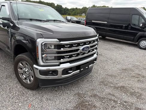 Used 2024 Ford F250 Lariat w/ Lariat Ultimate Package AWD/4WD image 2