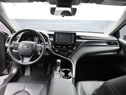 Used 2024 Toyota Camry SE image 23
