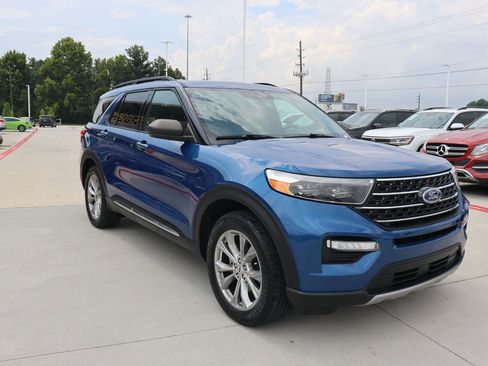 Used 2020 Ford Explorer XLT w/ Equipment Group 202A image 7