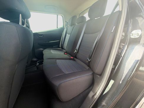 Used 2025 Nissan Leaf S FWD image 27