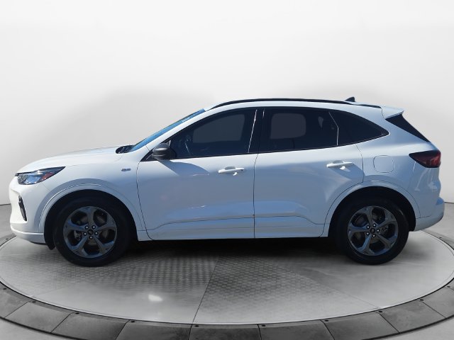 Used 2023 Ford Escape ST-Line w/ Tech Pack #1 FWD image 2