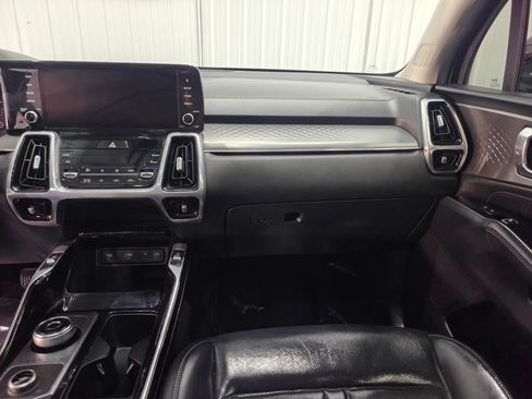 Used 2022 Kia Sorento SX w/ Panoramic Sunroof Package AWD/4WD image 28