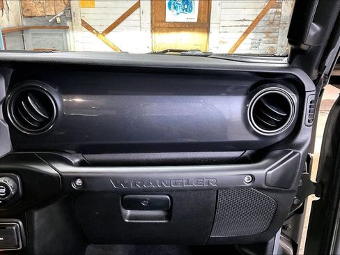 Used 2021 Jeep Wrangler Unlimited Sport image 15