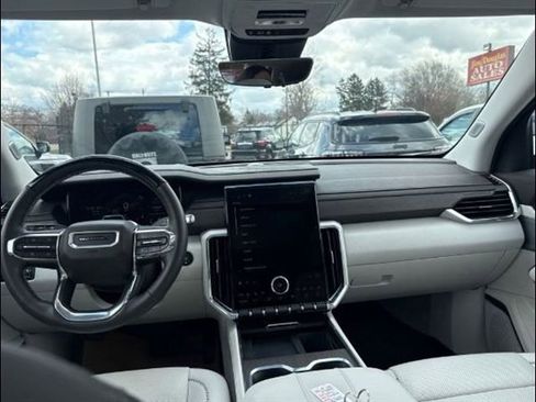 Used 2024 GMC Acadia Denali w/ Super Cruise Package image 13