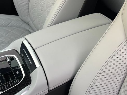 Used 2026 BMW X7 xDrive40i w/ M Sport Package image 13