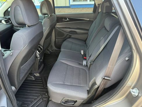 Used 2016 Kia Sorento AWD w/ LX Convenience Package image 22