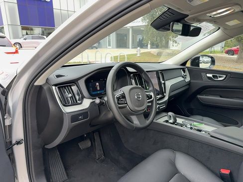 Certified 2025 Volvo XC60 B5 Plus image 10