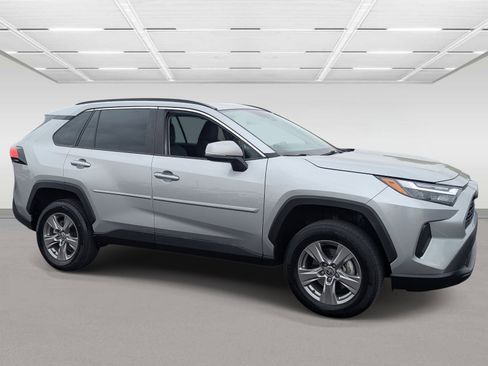 Used 2023 Toyota RAV4 XLE w/ Convenience Package image 7