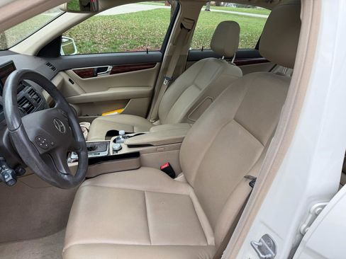 Used 2011 Mercedes-Benz C 300 Sport image 11