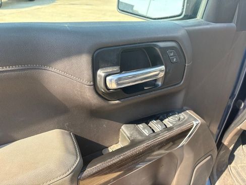 Used 2020 Chevrolet Silverado 1500 LT w/ Convenience Package AWD/4WD image 13