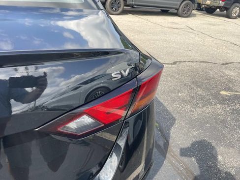 Used 2024 Nissan Altima 2.5 SV FWD image 6