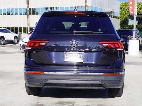 Used 2022 Volkswagen Tiguan SE image 6