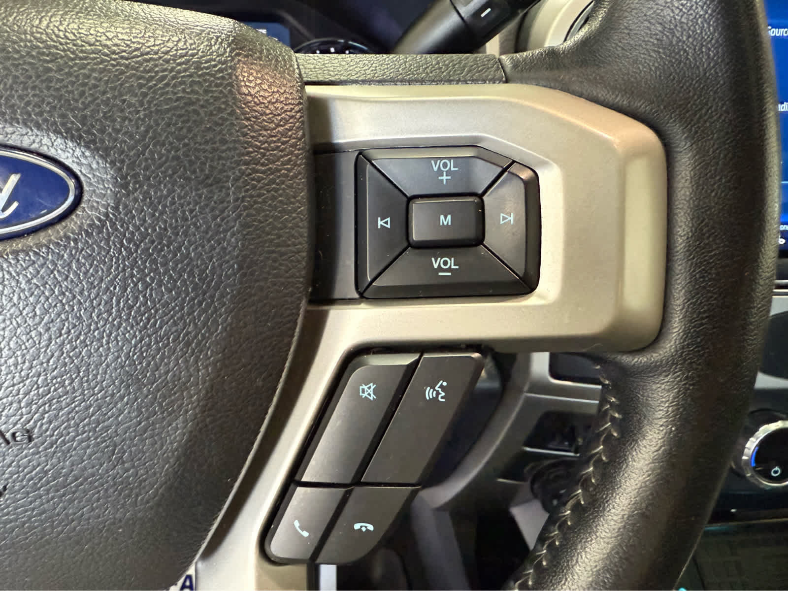 Used 2022 Ford F250 Lariat w/ Lariat Ultimate Package AWD/4WD image 17