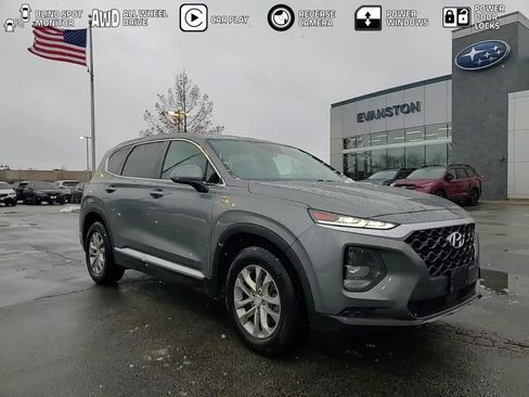 Used 2019 Hyundai Santa Fe SE image 1