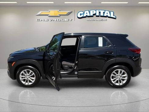 Used 2024 Chevrolet TrailBlazer LS FWD image 2