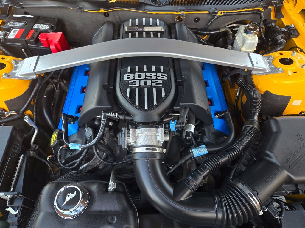 Used 2013 Ford Mustang Boss 302 w/ Boss 302 Accessory Pkg RWD image 27