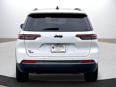 Certified 2022 Jeep Grand Cherokee L Laredo image 8