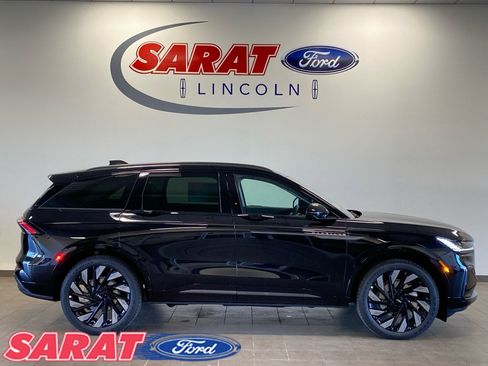 New 2026 Lincoln Nautilus Reserve w/ Jet Appearance Package image 1