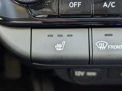 Used 2025 Hyundai Elantra Limited image 21