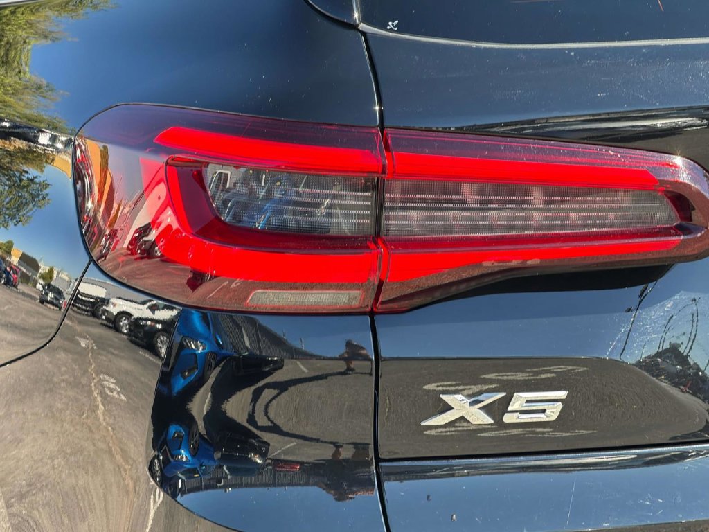Used 2021 BMW X5 xDrive40i w/ Convenience Package AWD/4WD image 12