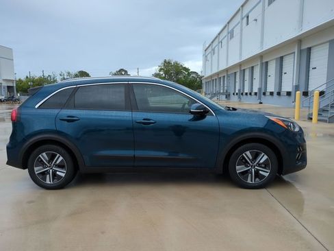Used 2020 Kia Niro EX Premium image 4