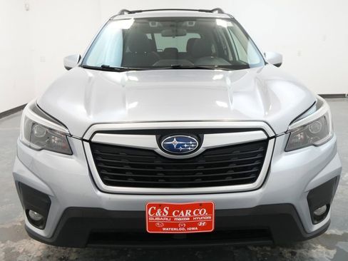 Used 2021 Subaru Forester Premium image 2