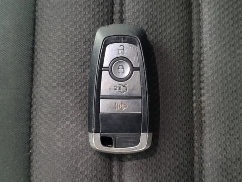 Used 2018 Ford Fusion SE w/ Fusion SE Technology Package image 32