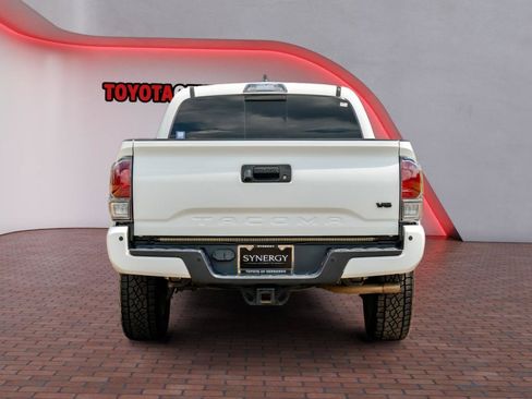 Used 2020 Toyota Tacoma TRD Sport w/ Technology Package AWD/4WD image 6