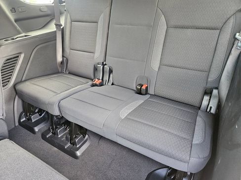 Used 2025 Chevrolet Tahoe LS RWD image 33
