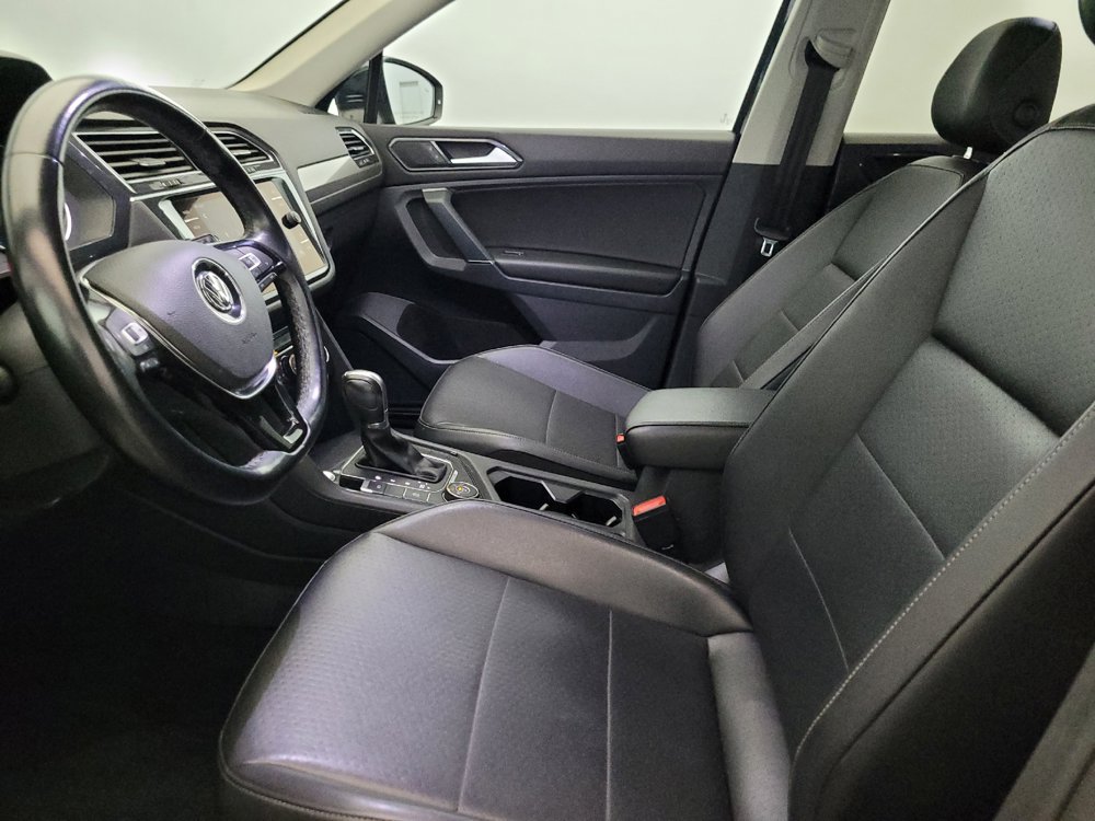 Used 2018 Volkswagen Tiguan SE w/ Panoramic Sunroof Package AWD/4WD image 17