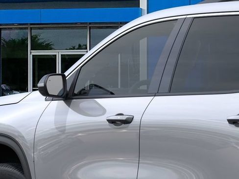 New 2026 Chevrolet Traverse LT w/ Driver Confidence Package FWD image 12